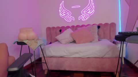 Scarlett online show from January 2025 03:57:02 PM