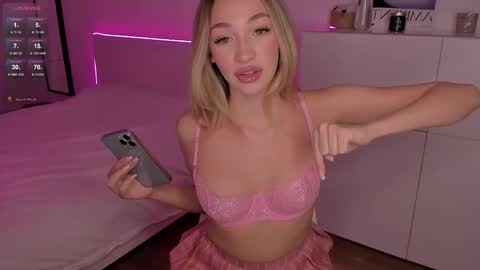 Kat online show from October 2025 05:48:02 PM