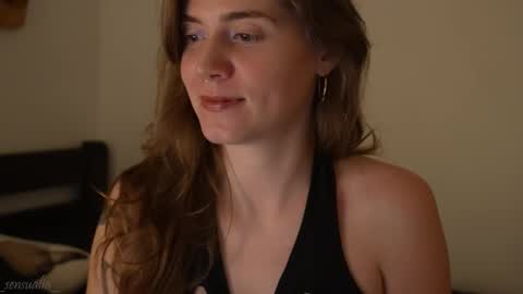 Snapshot of _sensualia_ chatting on December 2025 11:02:01 PM Lia online show from December 2025 11:02:01 PM