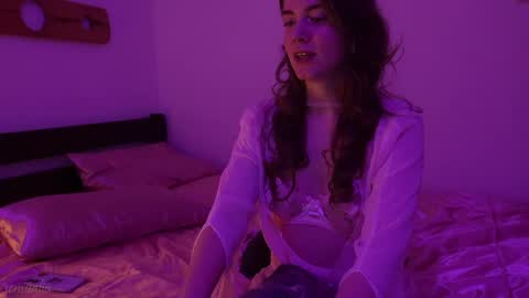 Snapshot of _sensualia_ chatting on April 2026 07:30:02 PM Lia online show from April 2026 07:30:02 PM