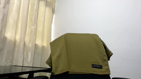 Juan Pablo-independent model online show from February 2025 10:00:02 PM