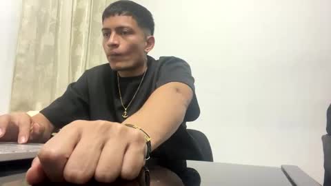 Juan Pablo-independent model online show from February 2025 12:30:01 AM