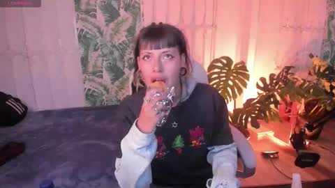 _sharlotte777 online show from March 2026 01:49:02 PM