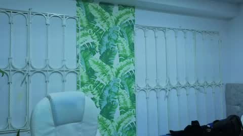 _sharlotte777 online show from May 2026 01:17:01 PM