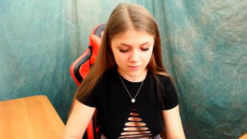 Mari online show from September 2025 12:08:02 PM