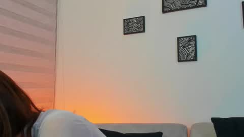 _silvia_vega_ online show from December 2025 11:53:01 PM