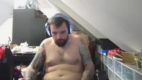 _smiley_bear27 online show from November 2025 10:16:01 AM