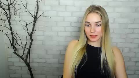 Snapshot of _snow_queen__ chatting on December 2024 11:51:02 PM Rachel online show from December 2024 11:51:02 PM