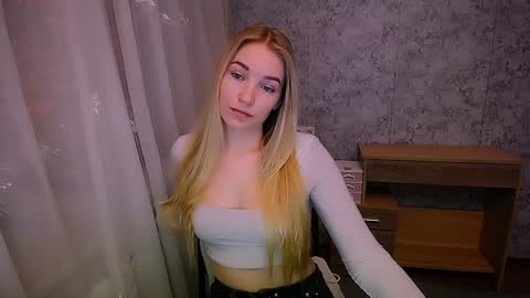 Snapshot of _snow_queen__ chatting on January 2025 01:17:01 PM Rachel online show from January 2025 01:17:01 PM