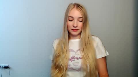 Snapshot of _snow_queen__ chatting on October 2025 01:19:01 PM Rachel online show from October 2025 01:19:01 PM