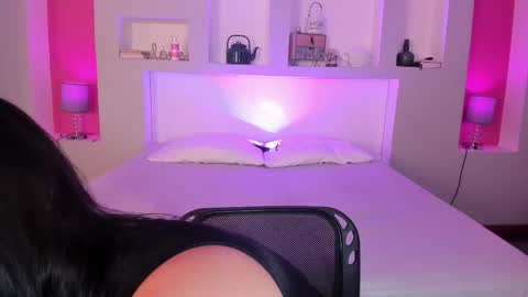 Sofia Miller online show from September 2025 12:18:01 PM