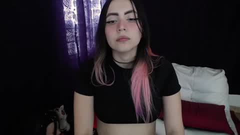 Snapshot of _sofiapink chatting on April 2026 07:54:01 PM Sofia online show from April 2026 07:54:01 PM