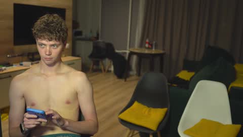 OLIVERpvt is open online show from January 2025 04:05:01 PM