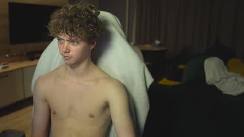 OLIVERpvt is open online show from March 2025 04:11:01 PM