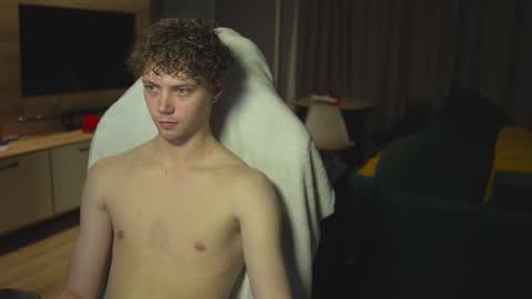 OLIVERpvt is open online show from March 2025 04:13:02 PM