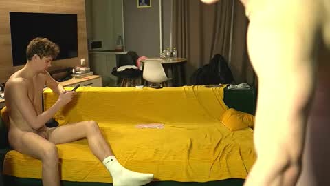 OLIVERpvt is open online show from December 2025 03:08:02 PM