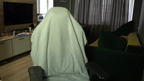 OLIVERpvt is open online show from March 2026 01:05:01 PM