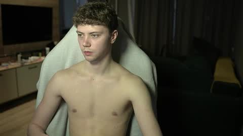 OLIVERpvt is open online show from April 2026 03:09:02 PM