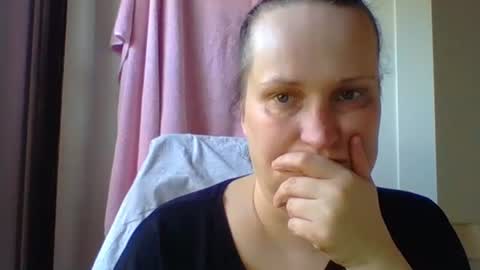 Snapshot of _squirty_pussyyy_ chatting on March 2025 02:40:02 PM Melisa online show from March 2025 02:40:02 PM