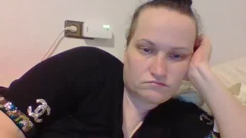Snapshot of _squirty_pussyyy_ chatting on March 2025 09:08:02 PM Melisa online show from March 2025 09:08:02 PM