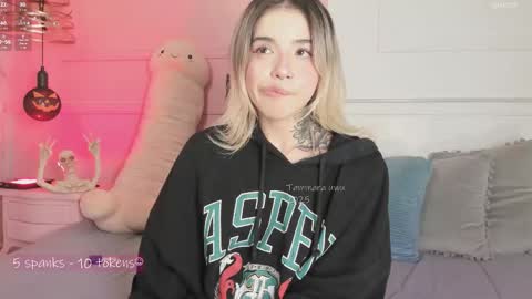 Snapshot of _tammarra_ chatting on October 2025 08:53:02 PM _tammarra_ online show from October 2025 08:53:02 PM