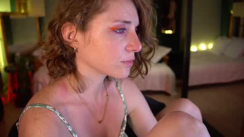 Snapshot of _the_sun_ chatting on February 2025 01:15:02 AM Evi online show from February 2025 01:15:02 AM