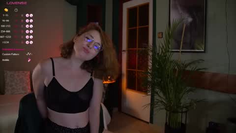 Snapshot of _the_sun_ chatting on October 2025 11:18:01 PM Evi online show from October 2025 11:18:01 PM