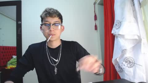 Snapshot of _thomas_hot_ chatting on December 2024 07:41:02 PM Thomas online show from December 2024 07:41:02 PM