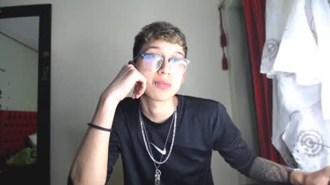 Snapshot of _thomas_hot_ chatting on December 2024 11:08:02 PM Thomas online show from December 2024 11:08:02 PM