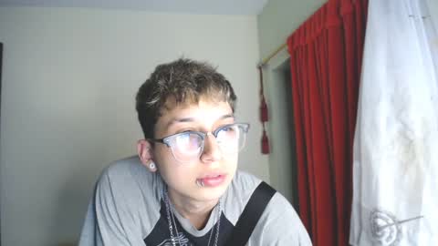 Snapshot of _thomas_hot_ chatting on December 2024 11:05:01 PM Thomas online show from December 2024 11:05:01 PM