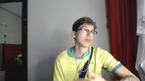 Snapshot of _thomas_hot_ chatting on December 2024 06:04:02 PM Thomas online show from December 2024 06:04:02 PM