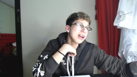 Snapshot of _thomas_hot_ chatting on December 2024 02:32:02 AM Thomas online show from December 2024 02:32:02 AM