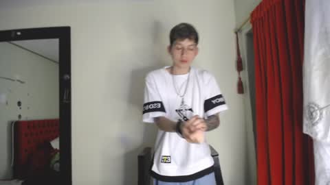 Snapshot of _thomas_hot_ chatting on December 2024 11:31:02 PM Thomas online show from December 2024 11:31:02 PM