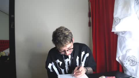 Snapshot of _thomas_hot_ chatting on December 2024 07:57:01 PM Thomas online show from December 2024 07:57:01 PM