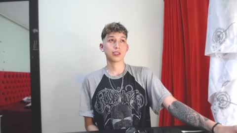 Snapshot of _thomas_hot_ chatting on December 2024 02:51:01 AM Thomas online show from December 2024 02:51:01 AM