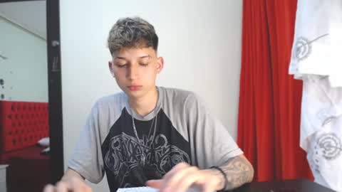 Snapshot of _thomas_hot_ chatting on December 2024 05:55:01 AM Thomas online show from December 2024 05:55:01 AM