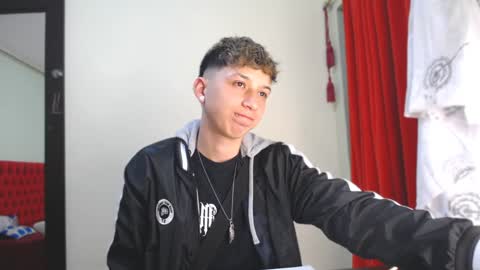 Snapshot of _thomas_hot_ chatting on January 2025 05:33:01 AM Thomas online show from January 2025 05:33:01 AM