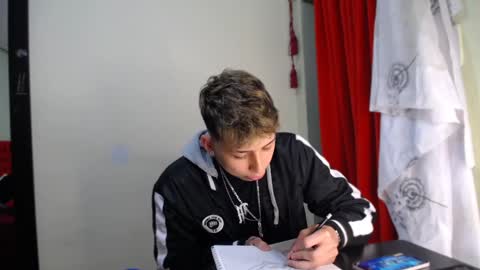 Snapshot of _thomas_hot_ chatting on January 2025 08:54:02 PM Thomas online show from January 2025 08:54:02 PM