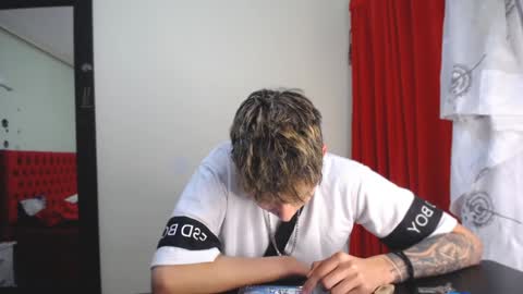 Snapshot of _thomas_hot_ chatting on January 2025 08:21:01 PM Thomas online show from January 2025 08:21:01 PM