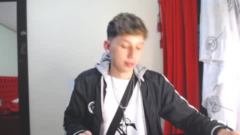 Snapshot of _thomas_hot_ chatting on January 2025 02:46:02 AM Thomas online show from January 2025 02:46:02 AM