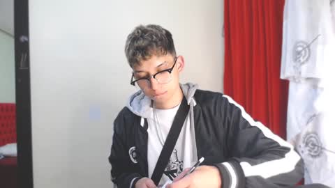 Snapshot of _thomas_hot_ chatting on January 2025 10:06:01 PM Thomas online show from January 2025 10:06:01 PM