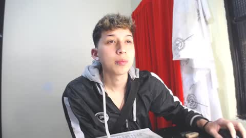 Snapshot of _thomas_hot_ chatting on January 2025 01:21:02 AM Thomas online show from January 2025 01:21:02 AM