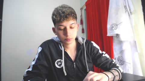 Snapshot of _thomas_hot_ chatting on January 2025 04:31:02 AM Thomas online show from January 2025 04:31:02 AM