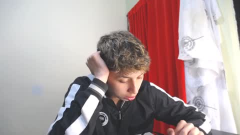 Snapshot of _thomas_hot_ chatting on January 2025 05:59:02 PM Thomas online show from January 2025 05:59:02 PM