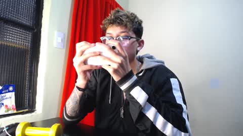 Snapshot of _thomas_hot_ chatting on February 2025 09:51:01 PM Thomas online show from February 2025 09:51:01 PM