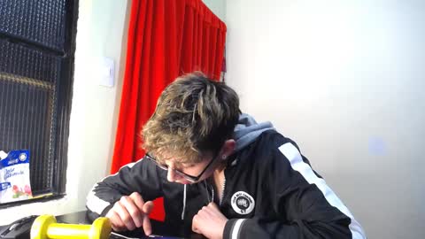 Snapshot of _thomas_hot_ chatting on February 2025 01:02:01 AM Thomas online show from February 2025 01:02:01 AM