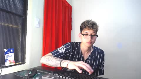 Snapshot of _thomas_hot_ chatting on February 2025 09:41:02 PM Thomas online show from February 2025 09:41:02 PM