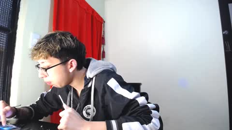 Snapshot of _thomas_hot_ chatting on February 2025 07:07:01 PM Thomas online show from February 2025 07:07:01 PM