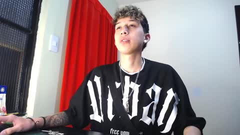 Snapshot of _thomas_hot_ chatting on February 2025 07:17:01 PM Thomas online show from February 2025 07:17:01 PM