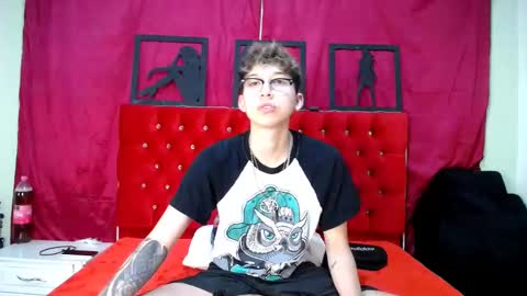 Snapshot of _thomas_hot_ chatting on February 2025 08:03:01 PM Thomas online show from February 2025 08:03:01 PM